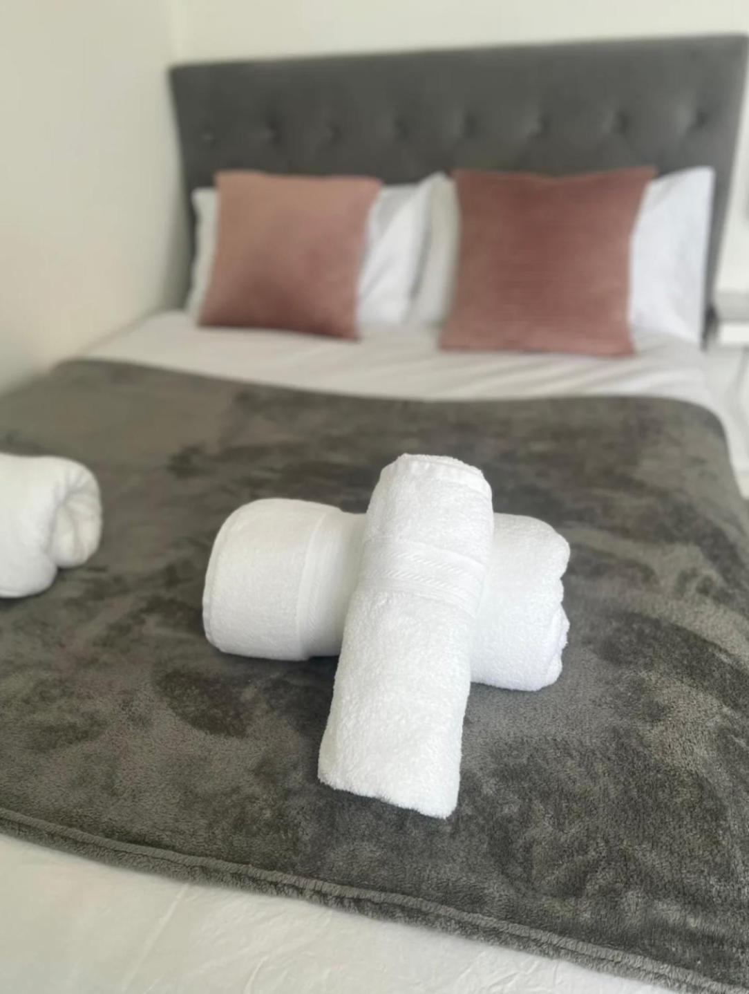 Private In With Balcony Privatunterkunft London